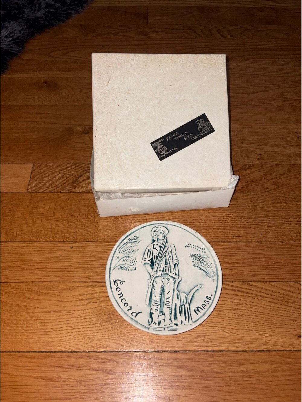 Vintage Concord MA Minuteman Colonial Inn Souvenir Dish w/ Box
